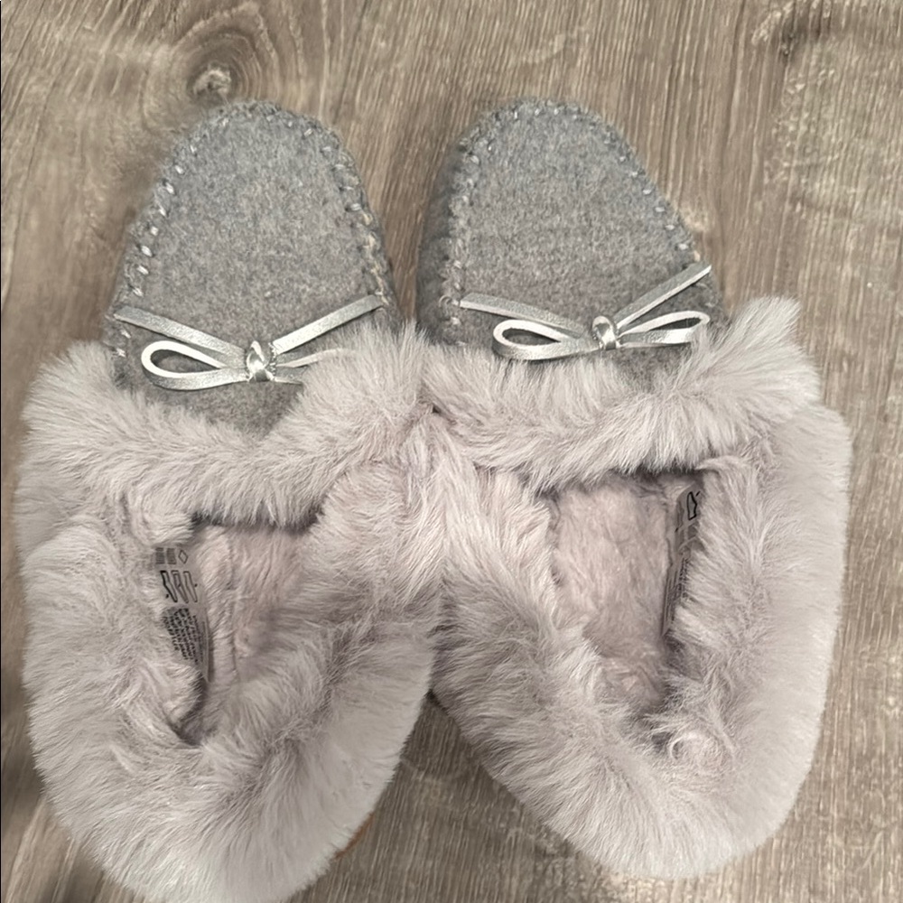 J. Crew Gray Slippers with Decorative Bow and Flexible Design - Picture 4 of 4